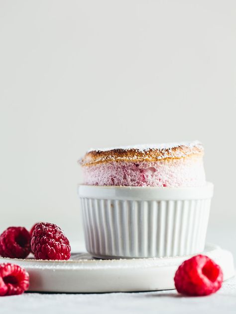 The Easiest Flop Proof Raspberry Soufflé - The Kate Tin Lemon Souffle, Blackberry Sauce, Souffle Recipes, Molten Chocolate, Blackberry Jam, Cookie Cups, Lemon Recipes, Mini Desserts, Decadent Desserts