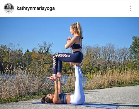 Yoga Friends Poses, 2people Yoga Poses, 3people Yoga Poses, Twin Yoga Poses, Bestie Yoga Poses Easy, 2 Person Yoga Poses Difficult, Friends Yoga Poses, Easy Acro Yoga Poses, 2person Pose