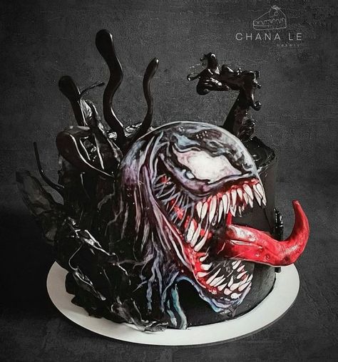 Venom And Carnage Cake, Venom Birthday Cake Ideas, Venom Cake Ideas, Venom Birthday Cake, Venom Cake, Scary Cakes, Avengers Cake, Spiderman Birthday Cake, Marvel Cake