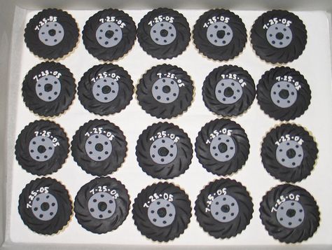 Tire Cookies, Truck Cookies, Monster Truck Cookies, Car Cookies, Crazy Cookies, Monster Truck Party, Themed Cookies, Race Car Party, Roll Cookies