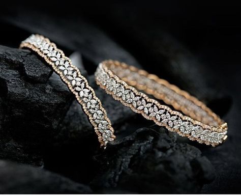 Diamond Bengals Beautiful, Gold Bangles Design With Stones, Stone Bangles Jewelry Designs Gold, Diamond Indian Bangles, Bangel Design Gold Diamond, Diamond Bengals Jewellery Designs, Diamond Bangles Indian Bridal Jewellery, Daimond Bangel Design Latest, Gold Diamond Bangles Design