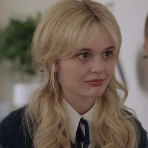 Emily Alyn Lynd, Emily Lynd, Emily Lind, Audrey Hope, Emily Alyn Lind, Hair Structure, Gossip Girl Reboot, Dollette Coquette, Chloe Grace Mortez