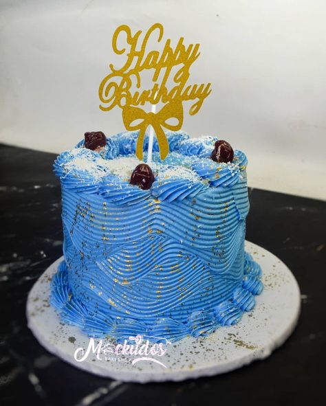 valentine cakes in abia state on Instagram: “Happy Sunday fam! Meet our 2 layers 6 inches whipped cream cake @ 6500 only! We are trying out best to make the most affordable cakes…” 6inch Cake, 2 Layer Cake, Whipped Cream Cake, Valentine Cakes, Whipped Cream Cakes, 2 Layer Cakes, Valentine Cake, Birthday Idea, Cream Cake