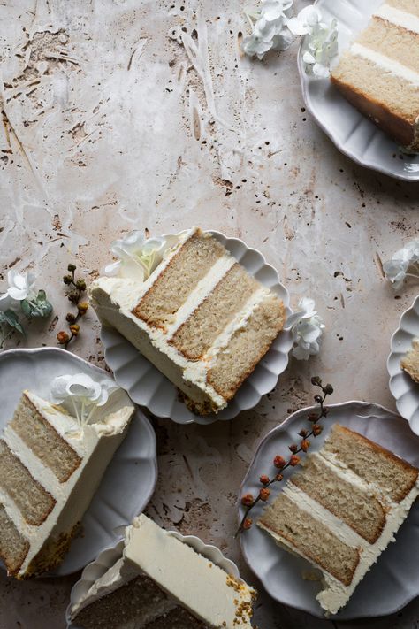 Chamomile Cake, Cake Styling, Nature Cake, Brown Sugar Cakes, Baking Journal, Sugar Cake, A Piece Of Cake, Wood Spoon, Piece Of Cake