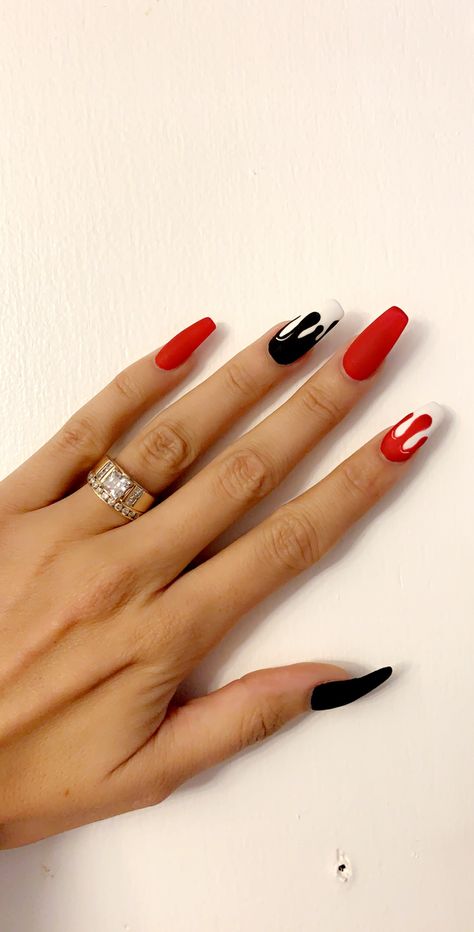 Black, white, red dripping nails Red Black White Halloween Nails, Red White And Black Nails Acrylic, Black White Red Nails Design, White Red And Black Nails, Black And Red Gel Nails, Black White Red Nails, Red Black And White Nails Design, Rams Nails, Black Red And White Nails