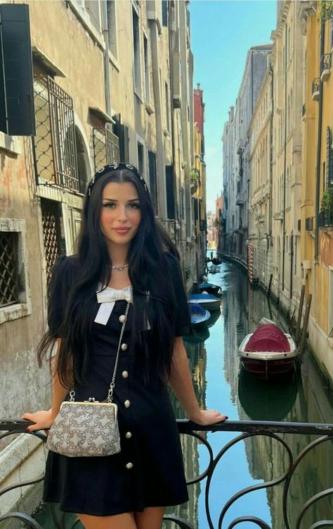 venice,elegant,style,oldmoney, pretty Persephonesblood Alessia, College Style Outfits, Preppy Chic Outfits, Girly Dresses, Dressy Outfits, College Fashion, Parisian Style, Types Of Fashion Styles, Preppy Style