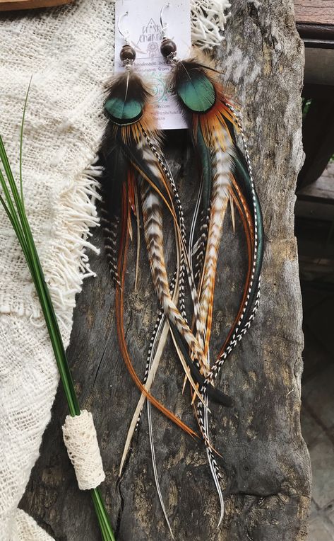 Feather Necklace Diy, Diy Feather Earrings, Feathered Earrings, Feather Earrings Diy, Diy Leather Earrings, Feather Crafts, Feather Art, Feather Jewelry, Western Jewelry