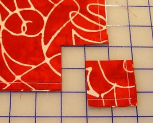 Another way to box the corners of a bag to make it flat-bottomed Lazy Girl Designs, Beginner Sewing Projects Easy, Sewing Purses, Leftover Fabric, Sewing Box, Sewing Projects For Beginners, Love Sewing, Purim, Sewing For Beginners