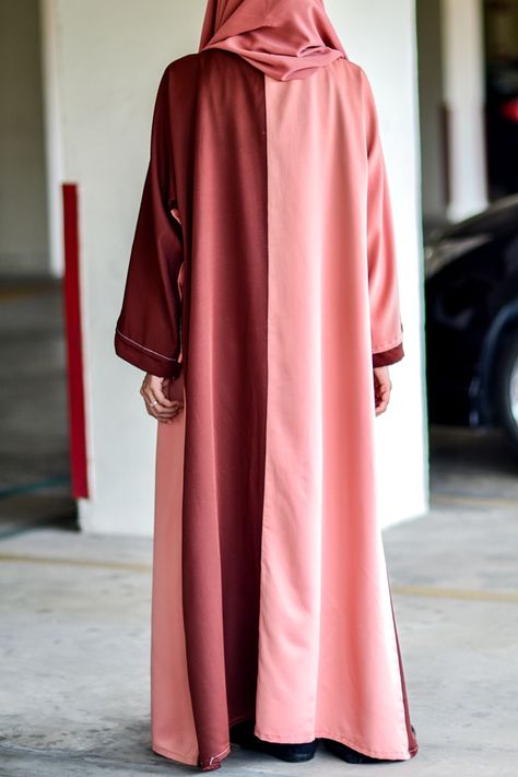 The classic abaya sewing pattern and tutorial Abaya Sewing Pattern, Abaya Pattern Sewing, Mode Abayas, Abaya Pattern, Muslim Dresses, Kaftan Abaya, Abaya Style, Outfit Collage, Abaya Dress