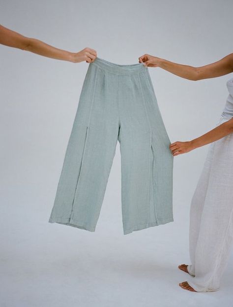 Cheap Ideas, Creative Fashion Photography, Do Not Open, Paloma Wool, Clothing Photography, Fashion Hacks, Mood Board Fashion, Fashion Images, Linen Trousers