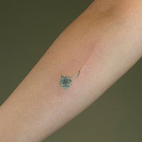 Himalaya Blue Poppy Small Nature Tattoo, Blue Flower Tattoos, Blue Ink Tattoos, Poppy Flower Tattoo, Tiny Flower Tattoos, Sakura Tattoo, Mother Nature Tattoos, Orchid Tattoo, Single Needle Tattoo