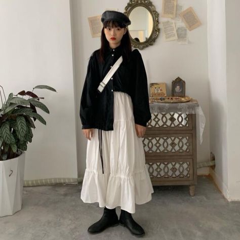 Acubi Fashion, Long Skirt Outfits, Maxi Skirt Outfits, Hijabi Outfits Casual, Muslimah Fashion, Skirt Outfit, White Skirt, New Energy, Autumn Outfit