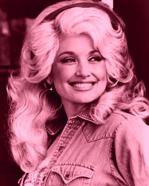 Dolly Parton Aesthetic, Pink Dolly Parton, Pink Cowgirl, Perfect People, Dolly Parton, Blonde, Hair, Pink, Pins