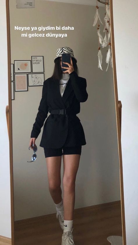 Blazer Biker Shorts Outfit, Blazer Biker Shorts, Winter Shorts Outfits, Cycling Shorts Outfit, Black Shorts Outfit, Bike Shorts Outfit, Ulzzang Outfit, Nyc Fits, Biker Shorts Outfit