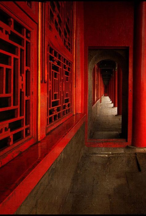 Red Corridor, Photo Japon, Turandot Opera, China Building, Red Architecture, The Forbidden City, China Architecture, Foto Transfer, Asian Architecture