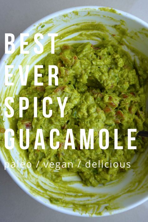 Spicy Guacamole Recipe, Easy Guacamole Recipe, Spicy Guacamole, Guacamole Recipe Easy, Salsa Guacamole, Best Guacamole Recipe, Mom Recipes, Fitness Recipes, Easy Guacamole