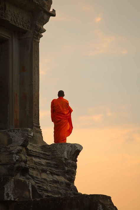 Cambodian monk at Angkor Watt by Roland Novitsky Arte Yoga, Into The West, Buddhist Monk, Buddha Art, Dalai Lama, Angkor, Avatar The Last Airbender, The Last Airbender, People Around The World