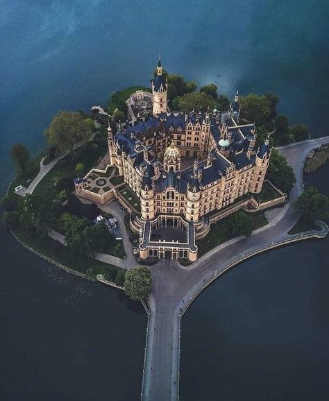 Castles Of The World, Castle Germany, Castle Pictures, Castle Mansion, Castle Aesthetic, Deco Rose, European Castles, Germany Castles, Castle Designs