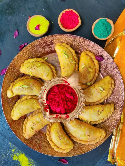 Gujiyas for the perfect Holi celebration Holi Celebration Decoration, Holi Food, Holi Poses, Holi Photography, Holi Pics, Holi Sweets, Holi 2024, Holi Wallpaper, Holi Background