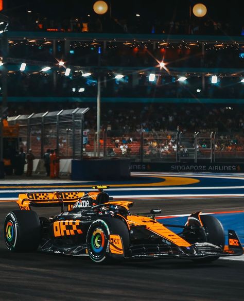 Chloe Core, Earth Live Wallpaper, F1 Wallpaper, Mclaren Formula 1, Mclaren F1, 1% Wallpaper, Formula 1 Car, Lando Norris, Team Photos