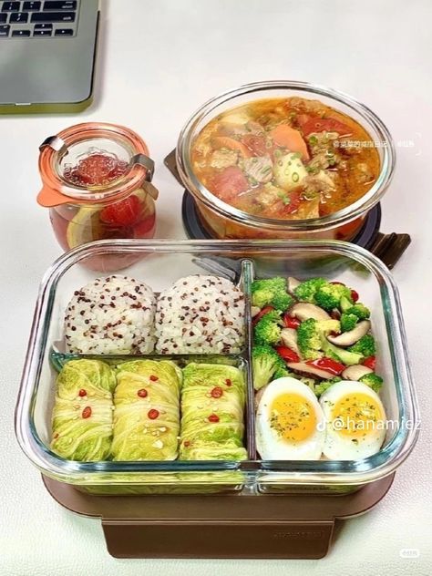 Japanese Packed Lunch, Aesthetic Lunch Box Ideas, Traditional Bento Box Lunch, Men Lunch Ideas, Obentou Ideas, Japanese Bento Box Recipes, Lunch Box Aesthetic, Healthy Lunch Snacks, Healthy Food Menu