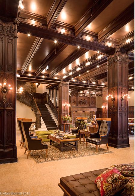 The Chicago Athletic Association Hotel is the perfect combination of gilded glory and plush comfort. Read about the Roman & Williams refurbished space in July #Fanfair and on vf.com Hotel Common Area, Common Area Design, Simple Basement Ideas, Interior Mansion, Gatsby House, Roman Williams, Chicago Athletic Association Hotel, Chicago Athletic Association, Mediterranean Interior Design