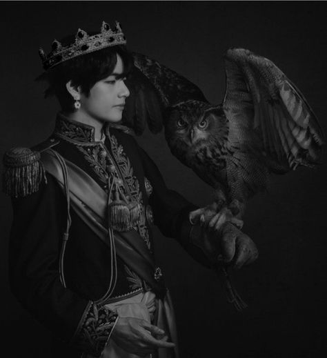 Prince Taehyung Fanart, Kim Taehyung King Crown, Taehyung King Crown, Taehyung King Edit, Dady King, Taehyung King, Royal Wallpaper, Taehyung Edit, Personajes Studio Ghibli