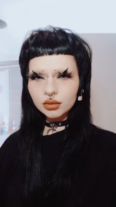 Makeup For No Eyebrows, Makeup With No Eyebrows, No Brows Makeup Look, No Eyebrow Makeup Look, No Eyebrows Look, People With No Eyebrows, No Eyebrow Makeup, No Eyebrows Makeup Look, No Eyebrows Makeup