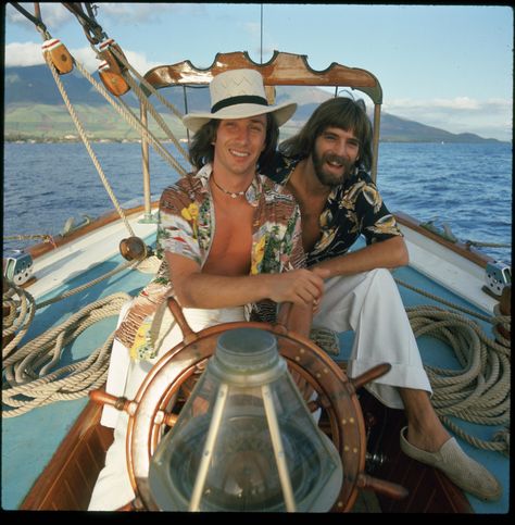 Loggins and Messina.  Great rock duo - excellent musicians. Rock Party Outfit, Hall And Oates, Michael Mcdonald, Yacht Rock, Best Yachts, Easy Listening Music, Kenny Loggins, Fall Fashion Skirts, Full Sail