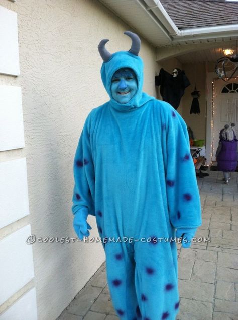 Sully Costume Sully Costume Diy, Monsters Inc Costumes, Homeade Halloween Costumes, Sully Costume, Diy Costumes Men, Diy Monsters, Monster Costumes, Character Costume, Homemade Costumes