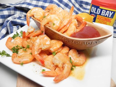 Boiling shrimp in beer and Old Bay® seasoning is an easy, foolproof cooking technique that always produces perfectly flavored shrimp that are perfect for a main dish or an appetizer. Boiling Shrimp, Boiled Shrimp Recipe, Old Bay Shrimp, Boiled Shrimp, Shrimp Boil Recipe, Brunch Sides, Shrimp Boil, Food Wishes, Seafood Boil