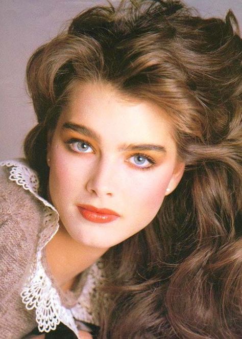 Brooke Shields is listed (or ranked) 33 on the list The Most Beautiful Actresses Ever Brooke Shields Young, Klasik Hollywood, Look 80s, 80s Makeup, Andre Agassi, Kim Basinger, 80s Hair, Elizabeth Hurley, Brooke Shields