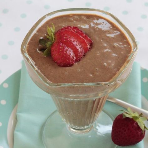 Chocolate pudding in a glass--eat this shake with a spoon! Extra chocolate adds richness and chia (omit the xanthan) Nourishing Drinks, Sipping Chocolate Recipe, Chocolate Strawberry Smoothie, Dr Kellyann, Blendtec Blender, Chocolate Smoothie Recipes, Blendtec Recipes, Cacao Smoothie, Smoothie Popsicles