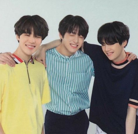 #JIMIN #JUNGKOOK & #SUGA ♥️ BTS Love Yourself // Photocard Japan Edition Suga Rap, Bts Ot7, Suga Jhope, Bts Group, About Bts, Young Men, I Love Bts, Bts Members, Jimin Jungkook