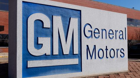 Every Car Brand Discontinued By GM, So Far - SlashGear Charging Stations, Car Brand, Electric Vehicles, Automobile Industry, Love Car, American Muscle Cars, Car Brands, Fuel Efficient, Fuel Economy