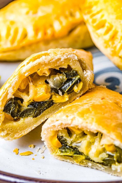 These Vegetarian Empanadas have a tender and flaky crust and have a cheesy, delicious, and creamy poblano and corn filling. Peruvian Empanadas Recipe, Poblano Empanadas, Corn And Cheese Empanadas, Peruvian Empanadas, Vegetarian Empanadas Recipe, Vegetable Empanadas, Vegetarian Empanada Filling, Veggie Empanadas, Chilean Empanadas