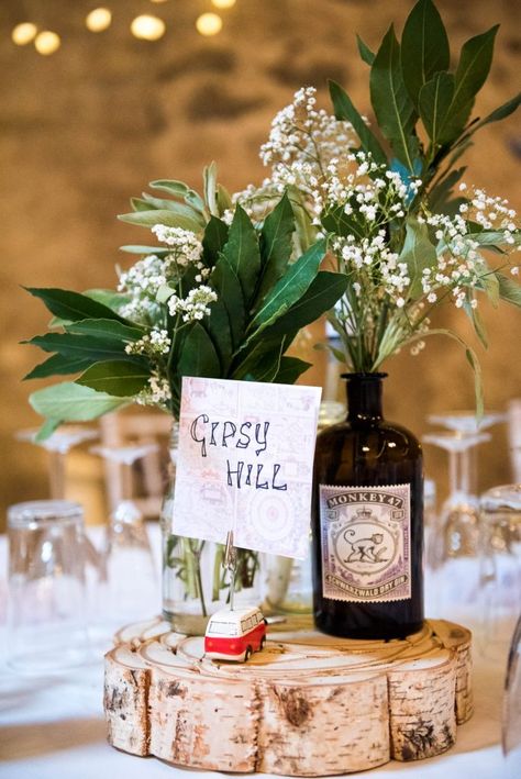 Natural Floral Arrangements, Table Arrangements Wedding, Bottle Centerpieces, Gin Bottle, Barn Wedding Decorations, Park House, Wedding Bottles, Wedding Table Flowers, Flowers Ideas