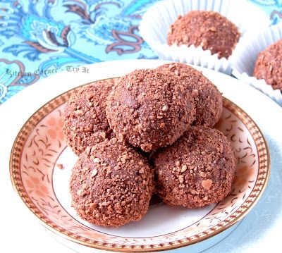 Kitchen Corner-Try It: Choco Balls Choco Balls Recipe, Choco Balls, Panlasang Pinoy, Treats For Kids, Chocolate Balls, Kitchen Corner, Cookie Packaging, Balls Recipe, Few Ingredients