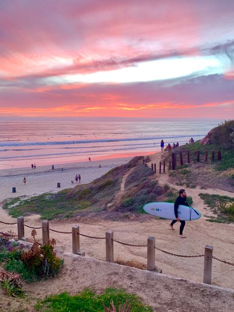 California coconut girl summer aesthetic summer night sunset pic surf pic iPhone wallpaper San Diego California Summer Aesthetic, Socal Aesthetic, Cali Aesthetic, Cali Summer, Sunshine Nature, Aesthetic California, La Summer, Funny Airport Signs, California Roadtrip