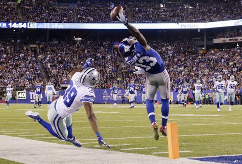 Sports & Social Media: A PERFECT Pair! Check out the influence that social media is having on sports.... Odell Beckham Jr Catch, Odell Beckham Jr Wallpapers, Messi Gif, New York Football, Odell Beckham, Giants Football, Giants Fans, Nfl History, Game Poster