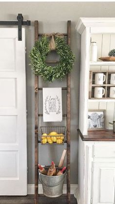 Farmhouse Decor Small Spaces, Old Farm Style House Interior, Simple Farmhouse Kitchen Decor, Simple Kitchen Wall Decor, Kitchen Wall Decor Ideas Simple, Vintage Ladder Decor, Small Kitchen Wall Decor, Farmhouse Kitchen Wall Decor, Diy Farmhouse Decoration