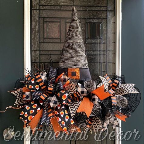 Witch Hat Door Wreath, Halloween Witch Hat Wreath, Diy Halloween Witch, Witch Hat Wreath, Halloween Witch Wreath, Halloween Mesh Wreaths, Spooky Wreath, Hat Wreath, Orange Wreath