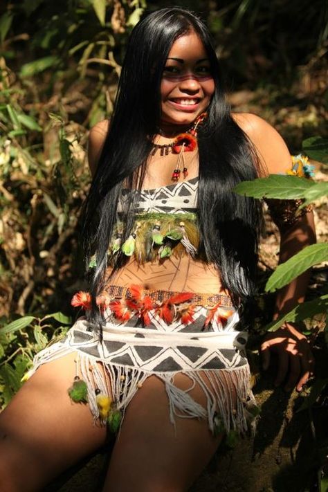 https://www.facebook.com/brasileiras.indigenas/photos_albums Zulu Women, American Indian Girl, Native Women, Native American Pictures, Indigenous Americans, Native American Peoples, World Photo, American Beauty, Native American Indians