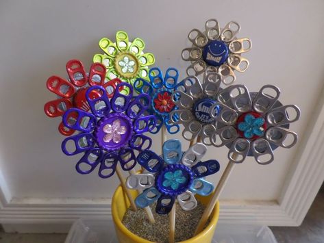 Recycle, Reuse and Repurpose! | I recycle all parts of the beer cans | Facebook Beer Can Crafts Diy, Things To Make Out Of Soda Can Tops, Recycled Beer Bottles Ideas, Reusing Soda Cans, Soda Can Flower Pot, Upcycle Cans Soda, Soda Can Tabs, Can Tab Crafts, Soda Tab