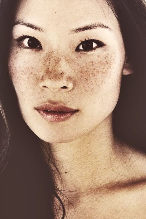 Natural Beauty: Lightening Freckles and Sunspots | Peaceful Dumpling Coffee Facial, Women With Freckles, Glowing Radiant Skin, Beautiful Freckles, Freckle Face, Lucy Liu, Luscious Hair, Home Remedies For Hair, Beauty Tips For Face