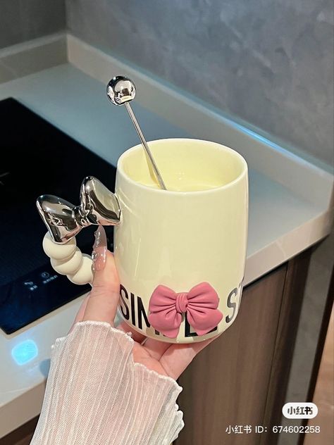 Cute Utensils, Spoon Aesthetic, Pink Icon Aesthetic, Cute Spoons, Kitchen Decor Collections, Aesthetic Objects, Cute Furniture, Cute Coffee Cups, Gadgets Kitchen Cooking