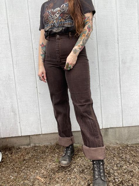 Cute vintage pair of corduroy Sears Jr Bazaar pants. Dark brown color. No flaws. Cute pointed designed pockets! Talon 42 zipper. Label reads size 11. Material is 14% polyester and 86% cotton.  . Measurements: Waist - 13" Rise - 11 1/2" Hip - 18 1/2" Inseam - 32" Corduroy Pants Outfit Plus Size, Brown Corduroy Pants Outfit, Corduroy Outfits, Corduroy Pants Outfit, Brown Corduroy Pants, Womens Trousers, Brown Corduroy, Dark Brown Color, Vintage Pants