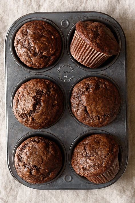 Yogurt Banana Muffins, Greek Yogurt Banana Muffins, Yoghurt Muffins, Chocolate Greek Yogurt, Yogurt Banana, Yogurt Muffins, Chocolate Muffins, Banana Muffins, Easy Chocolate