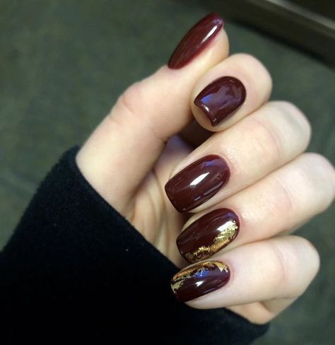 Nail Design Marble, Burgundy Nails With Gold, Holiday Nails 2023, Gold Foil Nails, Nails Burgundy, November Nail Designs, Nails With Gold, Infinity Nails, Maroon Nails