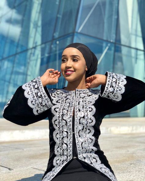 LamanClothing on Instagram: “Chapan (traditional over Coat) *Cherma Dozi *Spiral Patterns *Afghan Embroidery techniques *Velvet-Silk  #laman2019…” Afghan Chapan, Afghan Dumplings, Afghan Chapan Women, Aryana Sayeed Afghan Clothes, Gand Afghani, Panjshir Afghanistan, Muslim Fashion Hijab Outfits, Afghan Fashion, Led Fashion